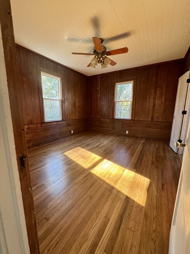 Photo - 2 Bedroom Home next to Downtown Perry - Historic Charm!