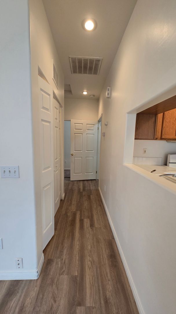 Photo - 716 Meadow Grove Ct Unit B