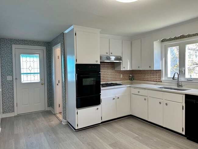 Photo - 349 Lagrange St