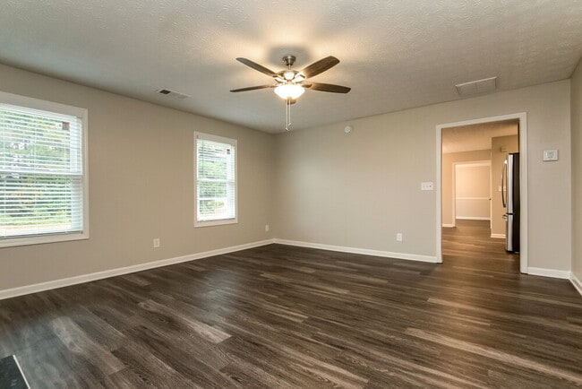 Photo - 3391 Kittery Dr SW