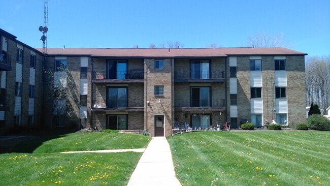 Rear of building - 5190 Emil Ave SW Unit 402