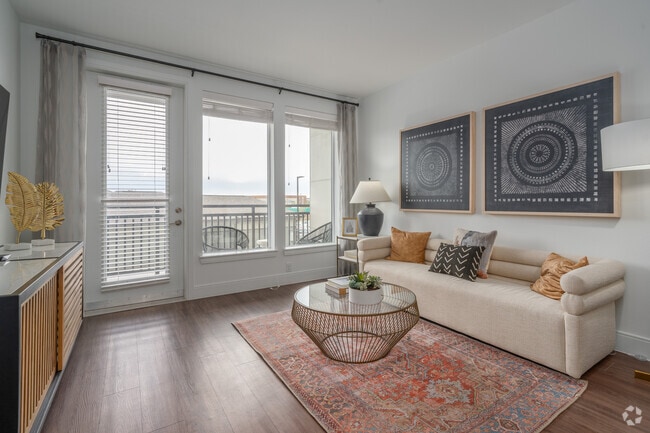 1BR, 1BA - 767SF - Sala de estar - Starling At Bridgeland