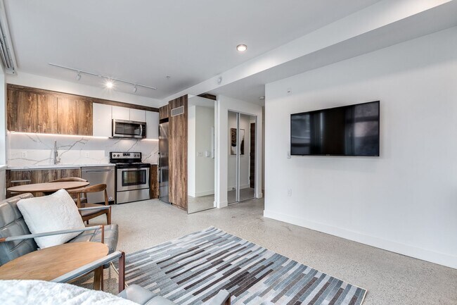 Building Photo - 1170 Barclay St Unit 301