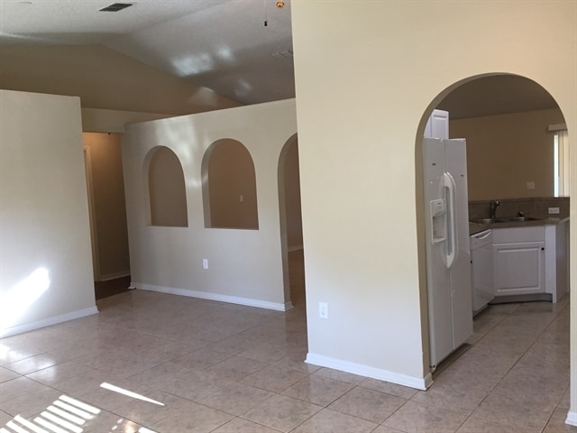 Photo - 287 Delake Rd NW