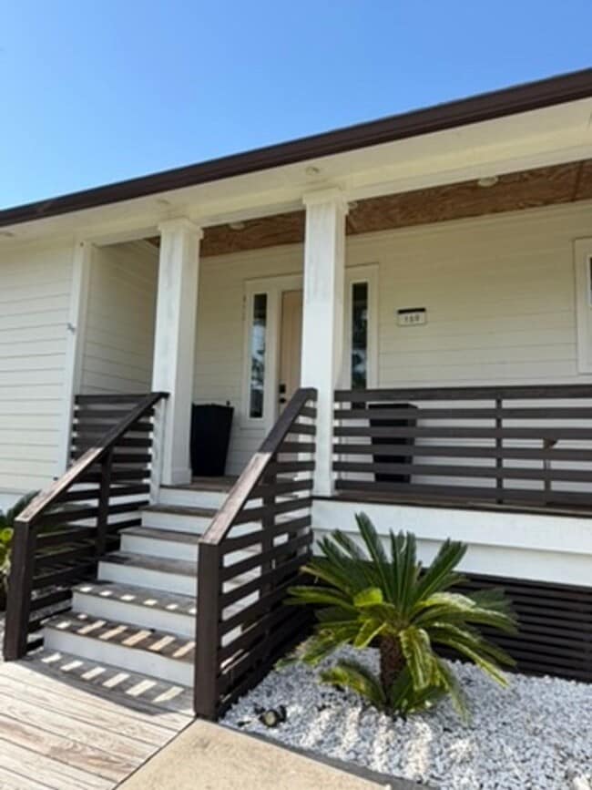 Building Photo - Charming Newly Remodeled 2 Bedroom Home in Santa Rosa Beach
