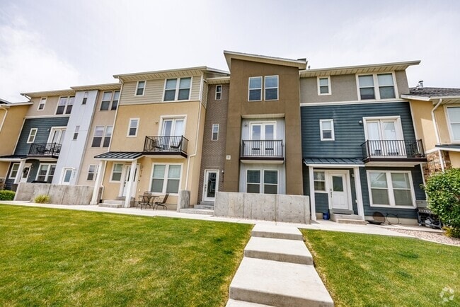 Building Photo - 972 S High Ridge Dr Rental