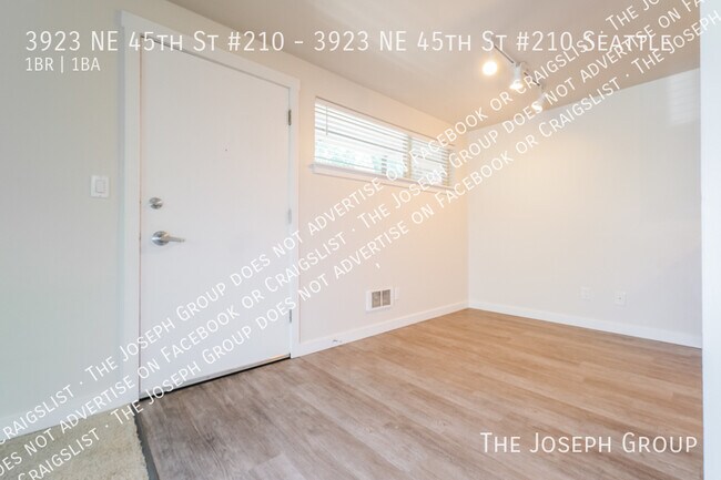Photo - 3923 NE 45th St Unit 3923 NE 45th St #210 Seattle