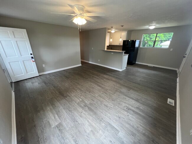 Photo - 724 Lanford Rd