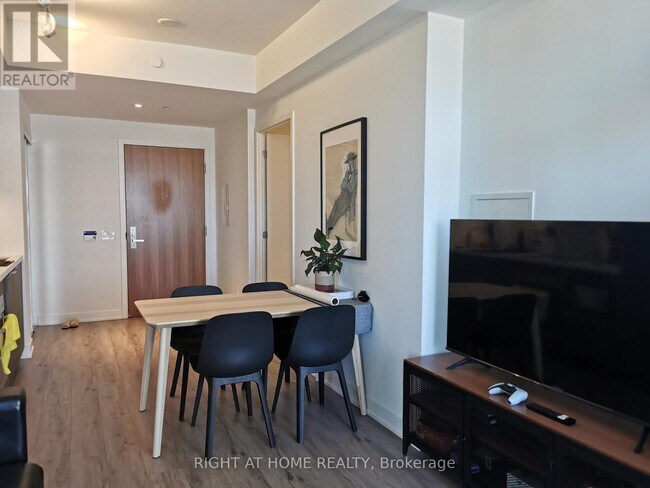Photo - 15 Queens Quay E Unit 1307