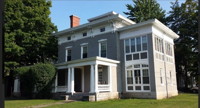 Building Photo - 169 Paddock St Unit 6