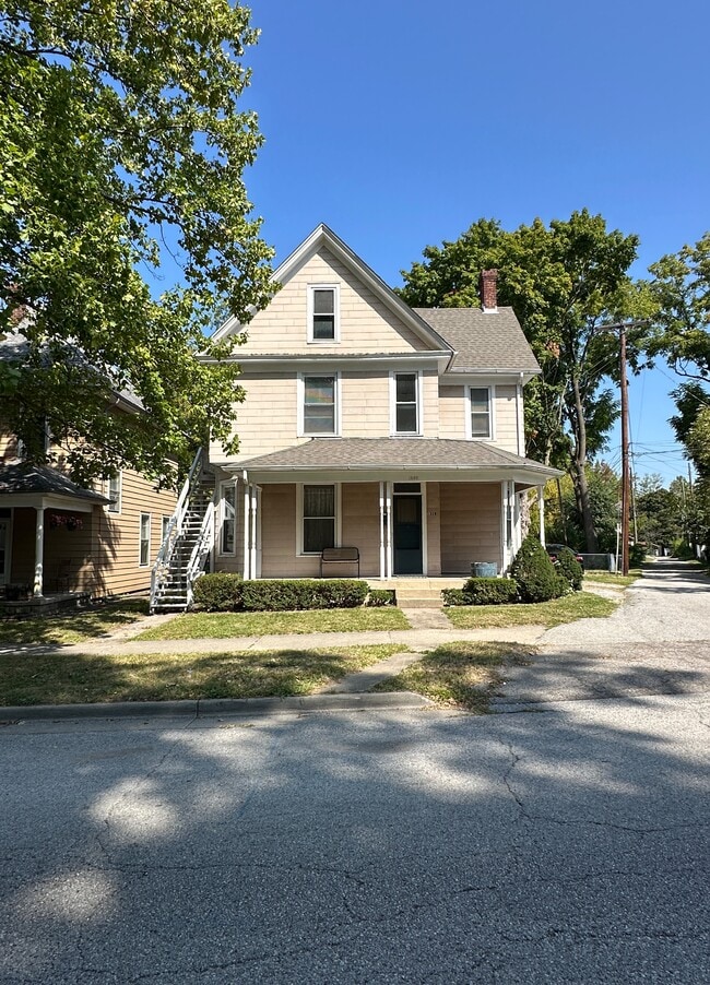 Building Photo - 1328 Ferry St Unit 2 Rental