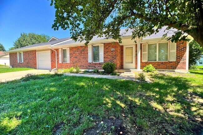 Photo - 2509 Hollyhock Dr