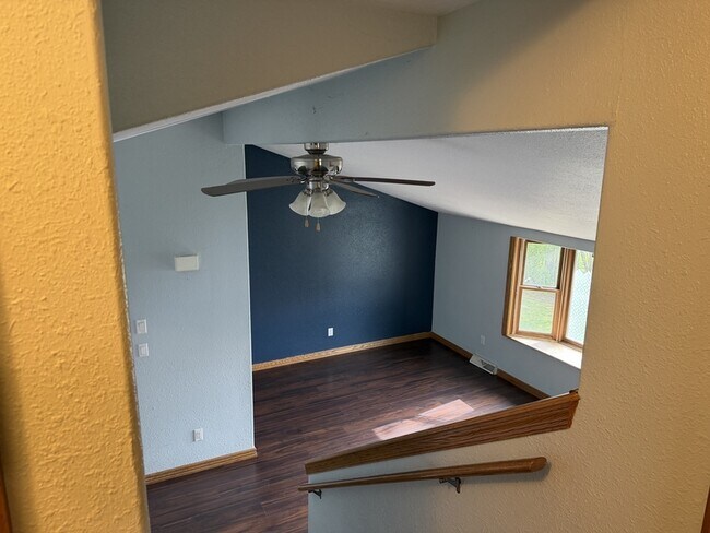 Photo - 452 Cook St