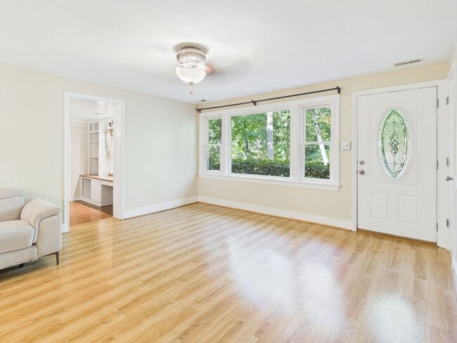 Photo - 7854 Whitworth Rd