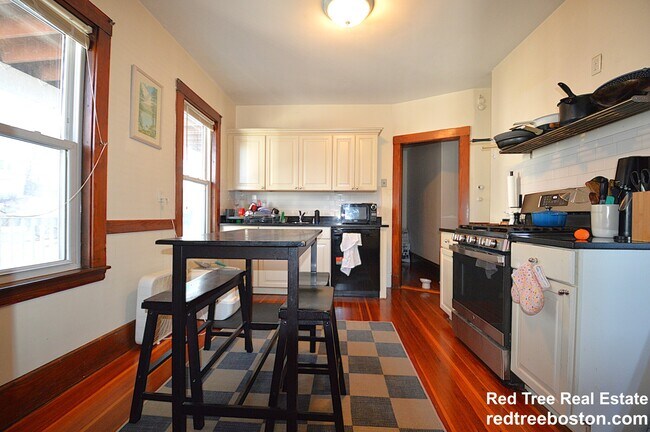 Photo - 16 Nonantum St Unidad 2