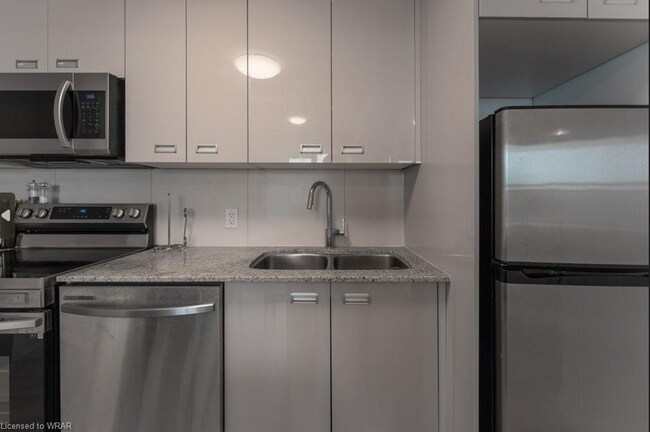 Photo - 652 Princess St Unit 925