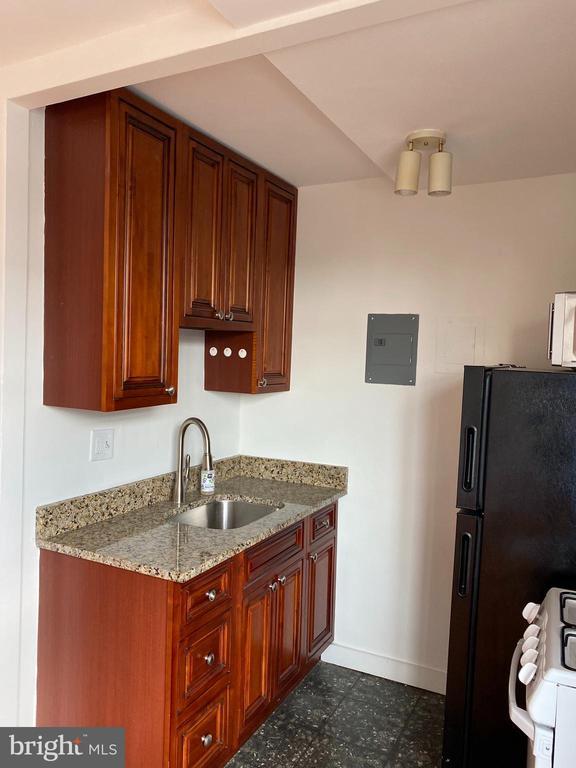 Photo - 940 25th St NW Unit 806-S