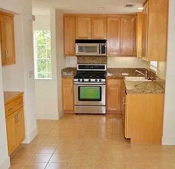 Photo - 2745 Elston St