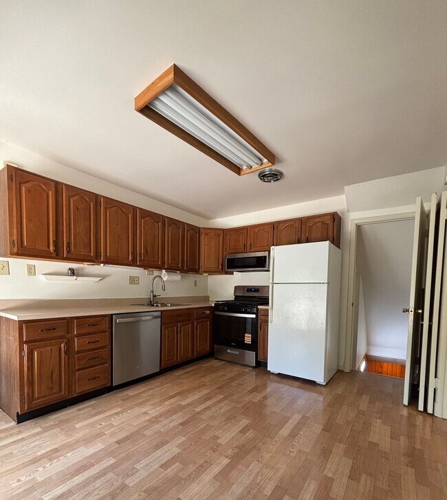 Photo - Beautiful Colonial In the Fernwood subdivision in Bethesda