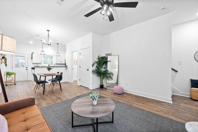 914 Power St