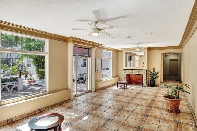 Building Photo - 215 30th St Unit 6 Rental