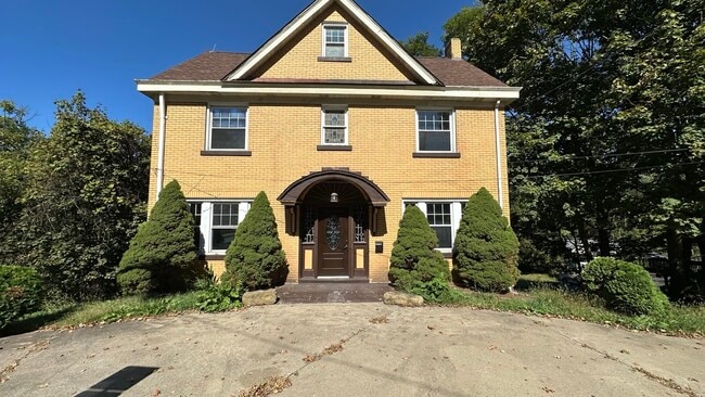 Building Photo - 2518 Bethel Church Rd