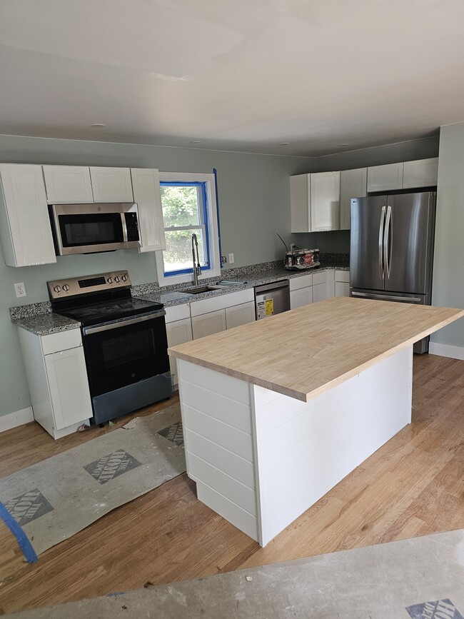 Building Photo - 22 Gray Park Rental