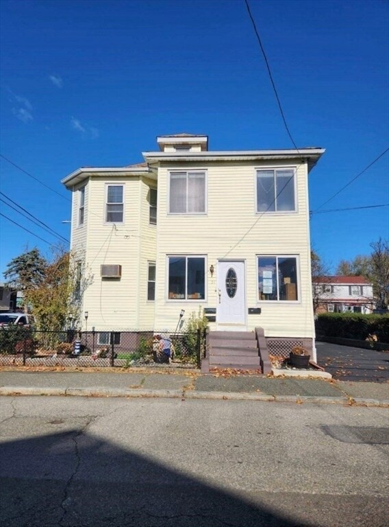 Building Photo - 51 Davis St Unit 1