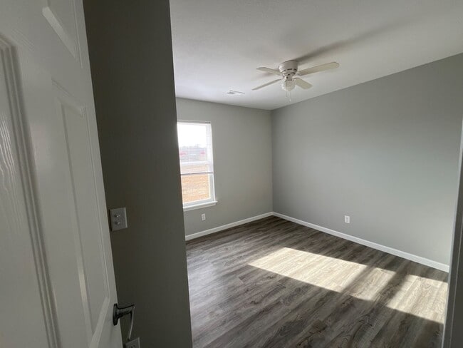 Photo - 1208 Jones Ave Unit 1208 D Deer Run