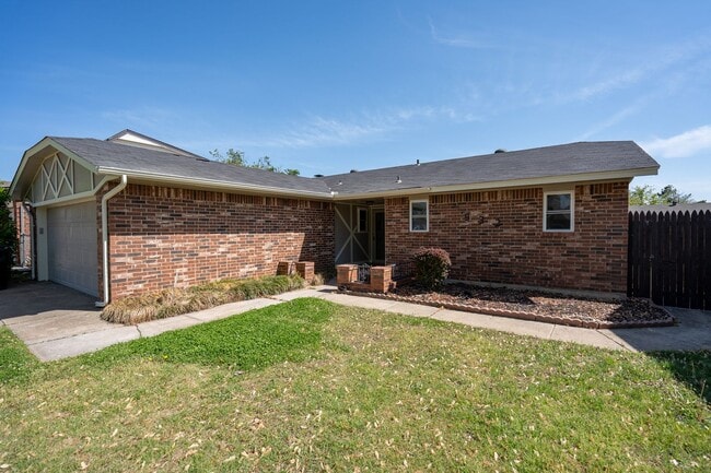 Photo - Beautiful 3 Bed 2 Bath in the Heart of Moore!