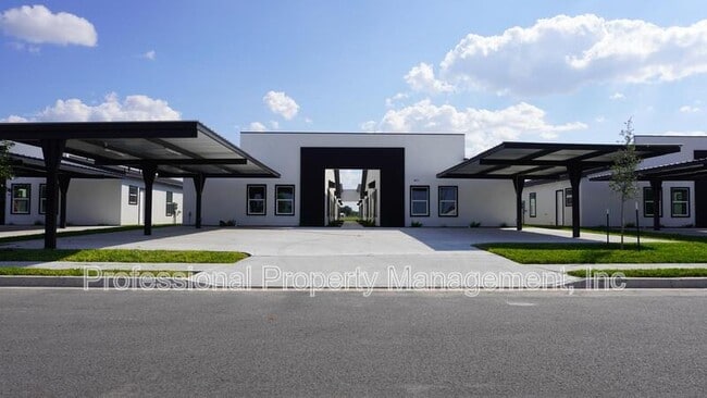 Building Photo - 2813 Bravo Rd Unit B