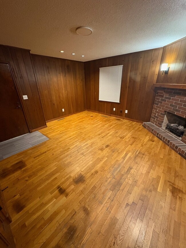 Photo - 308 E Madison St Unit APT B