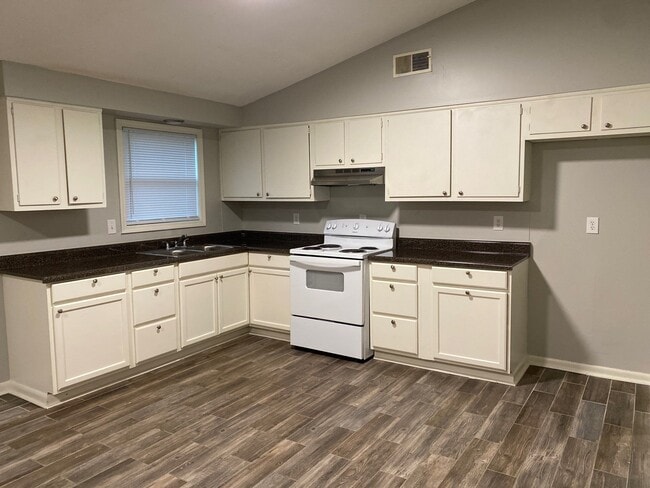 Photo - 505 Pearson Dr