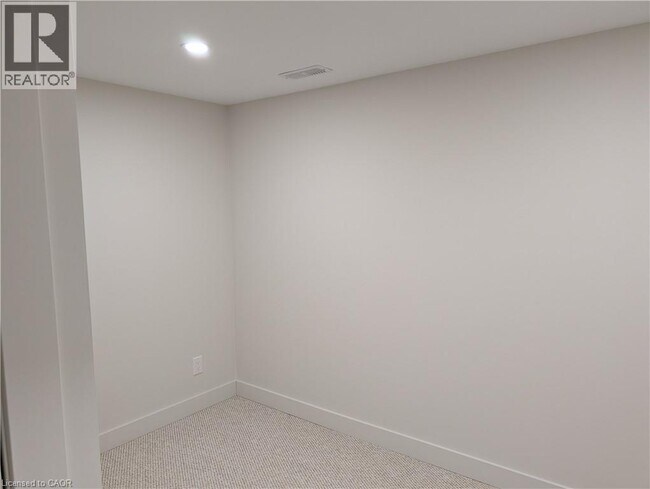 Photo - 10 Weaver St