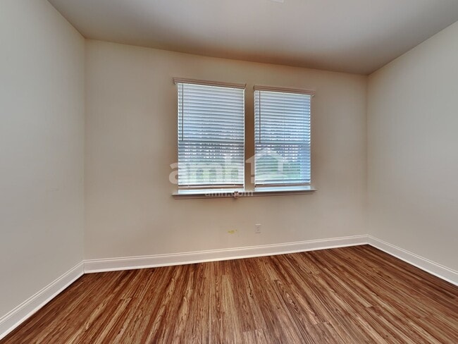 Photo - 300 Bering Ln