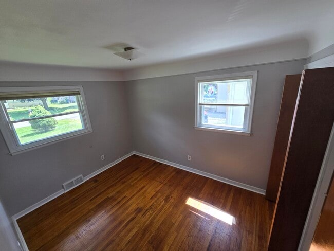 Photo - 15935 Foch St