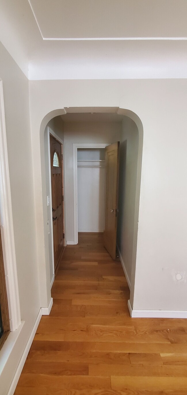 Photo - 2923 Arthur St NE