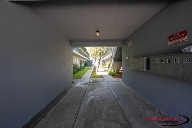 821 N Eucalyptus