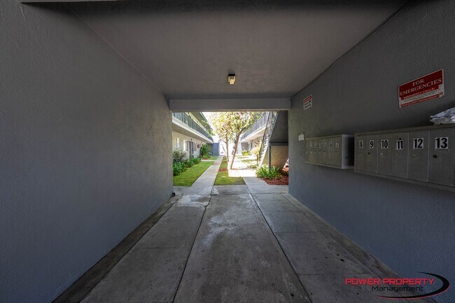 Photo - 821 N Eucalyptus Ave ( 216 W Plymouth St )