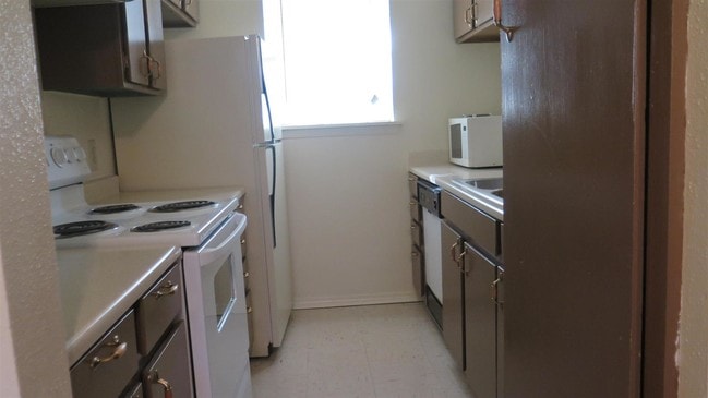 Charleston Square Apartments