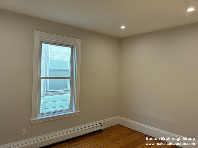 22 Howell St Unit 3