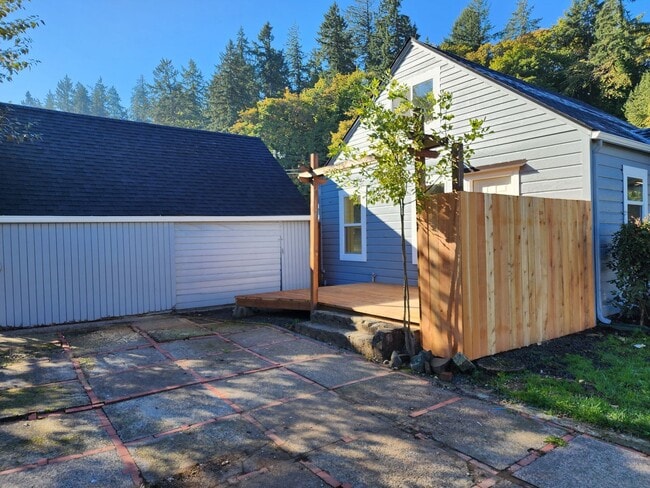 327 W K St