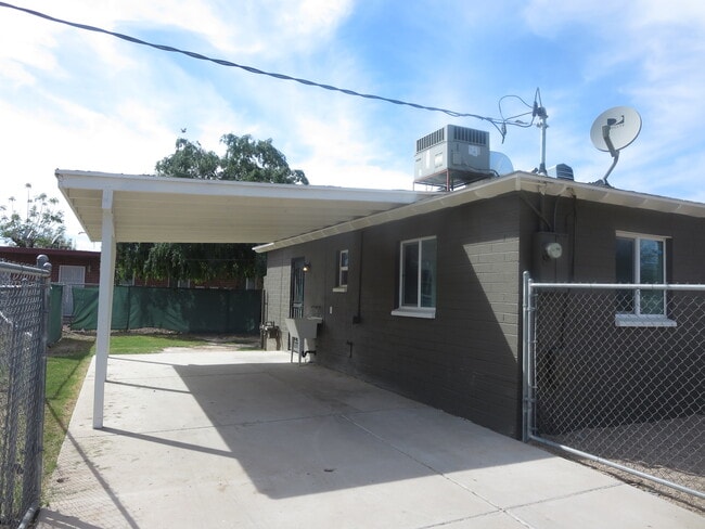 Photo - 301 W Highland Ave