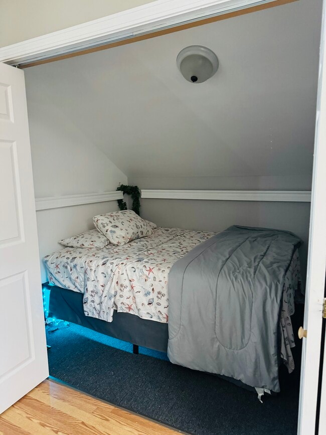 Fotografía del edificio - 65 Asti Ave Unidad Asti Avenue