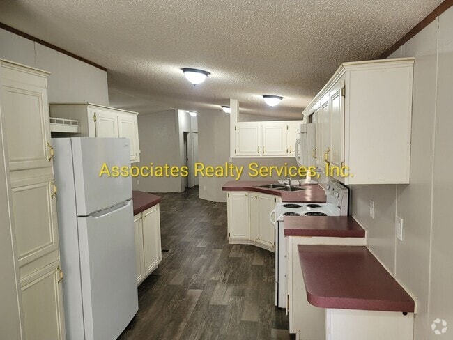 Building Photo - In the Country but quick to town! Rental