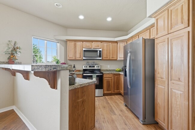 Photo - 1285 Claremont Dr