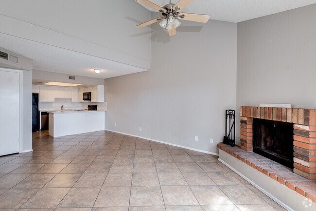 Building Photo - 3 BEDROOM, 2 BATH SINGLE LEVEL TOWNHOME IN...