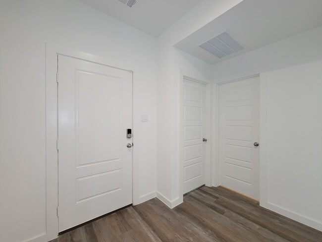 Photo - 1014 Star Grass Ln