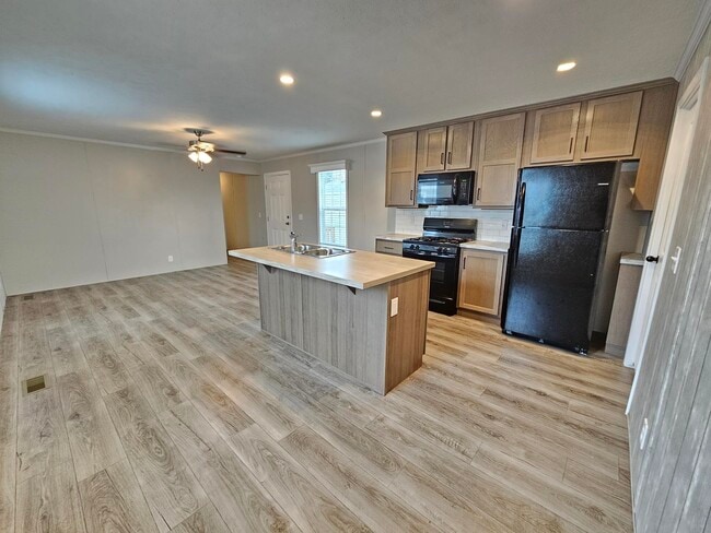 Photo - 46000 Geddes Rd