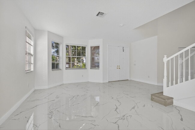 Photo - 2089 Reston Cir